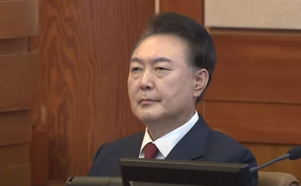 윤석열,국민의힘 탈당하고 <b>김문수</b> 지원 <b>호소</b>…"2025 대선... 