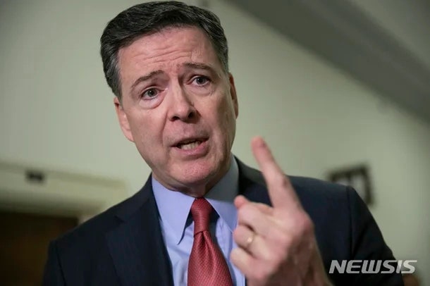 ‘트럼프 암살 선동’ 제임스 <b>코미</b> 前 <b>FBI 국장</b> 조사 중