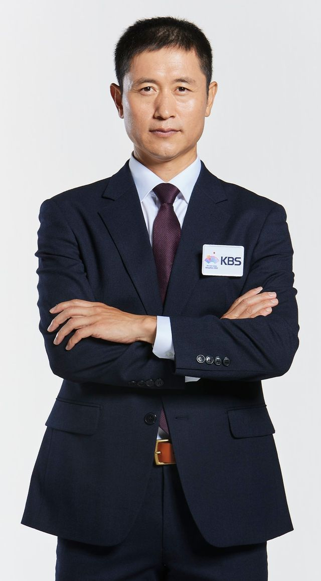  이영표, 결혼 22년만에 ‘전여친’ 사생활 논란…담담 대응 ‘일축’ (뽈룬티어)[TV종합]