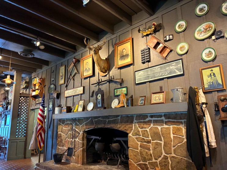  텍사스 브런치 맛집 컨트리 느낌 가득한 Cracker Barrel