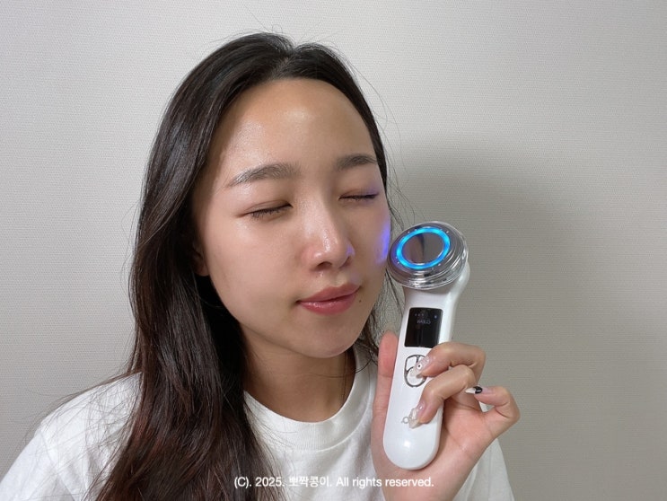  뷰티디바이스 추천 오아 쿨더마 갈바닉 얼굴마사지기로 피부 홈케어