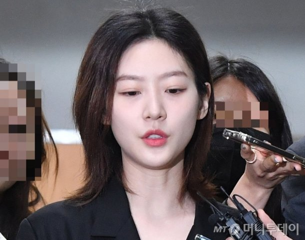 [속보] <b>김수현</b>, <b>김새론 녹취록</b> 사건 연루설… 충격 반전의 진실!