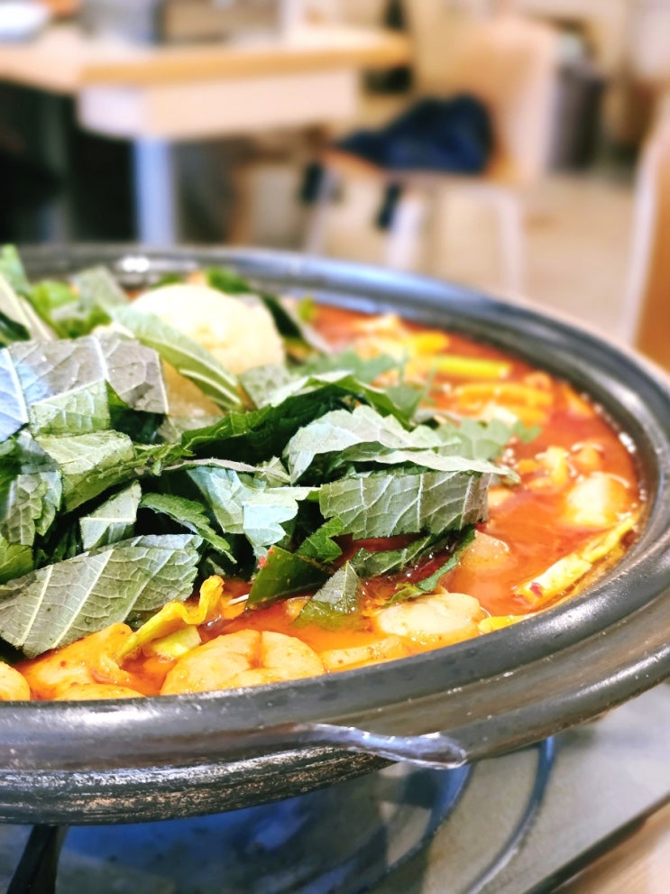 방송에도 나온 얼큰하게 취할 수 있는 줄서는 맛집?신당동 연해장