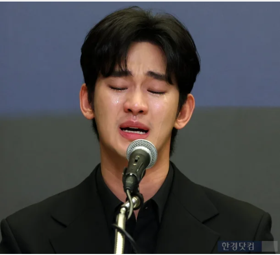 [Hot issue]'사생활 논란' <b>김수현</b>, <b>대만</b>서도 <b>소송</b> 당하나... 