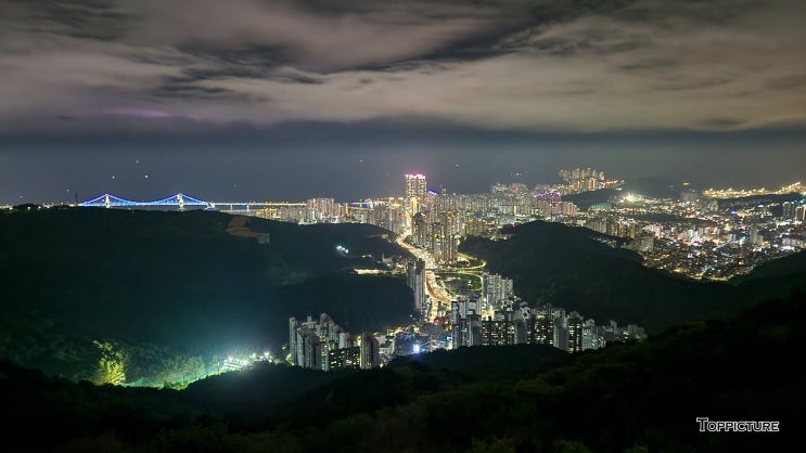 부산의 높은 곳에서 바라보는 야경 명소 <황령산 전망대> 주차 정보 부산의 높은 곳에서 바라보는 야경 명소 <황령산 전망대> 주차 정보