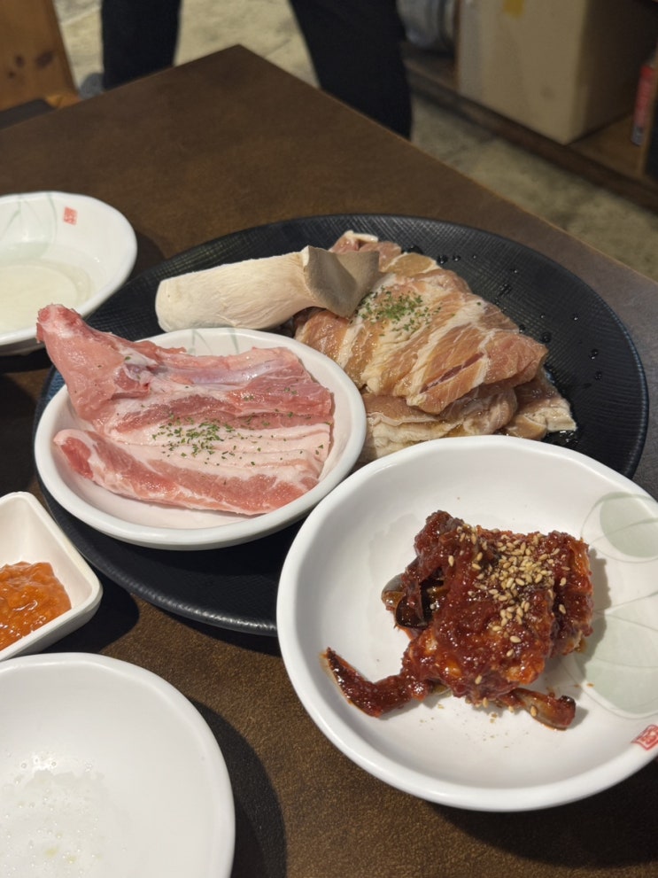 서면 돼지갈비 양념게장과 냉면마저 취향저격인 형제숯불갈비