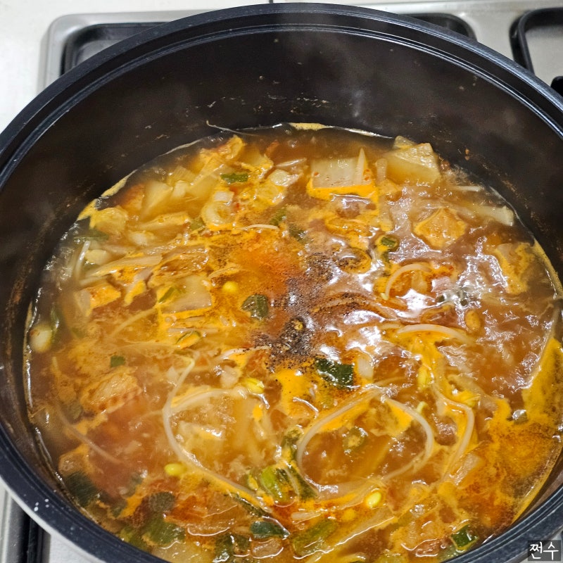 술 마신 다음 날 이 국 없으면 서운해요! 얼큰 북어국 끓이는 법