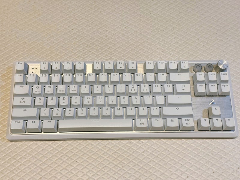 #15 커세어 k70 pro tkl mgx 화이트 리뷰