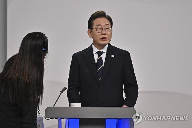  경제활성화 해법에 이준석 "돈이 무한동력인가" 이재명 "돈 순환돼야"