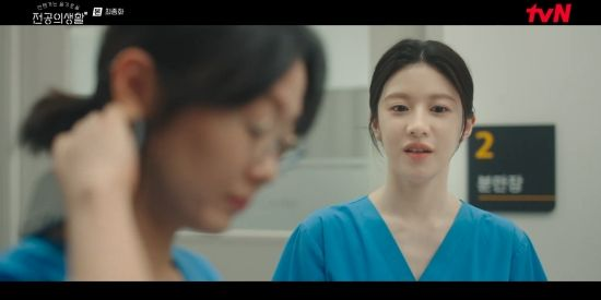 '<b>언슬전</b>' <b>고윤정</b>, <b>이봉련</b>에 인정받았다…"나 1년차 때 보는 것... 