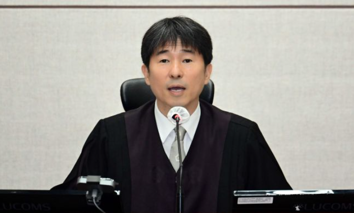 <b>지귀연</b> 룸살롱 <b>접대 의혹</b>｜공수처 <b>수사</b> 착수｜삼겹살 소맥 해명... 
