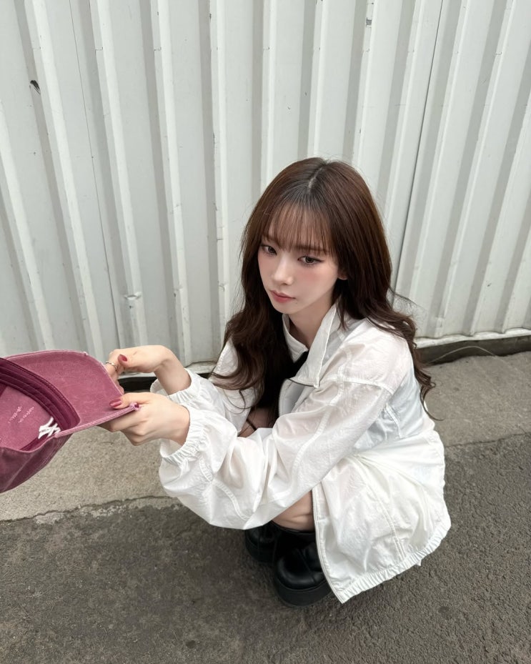  일교차 심한 오늘 날씨처럼 뭐입지 고민할때 딱딱이인 MLB 여성 경량 바시티 바람막이 자켓 코디 추천
