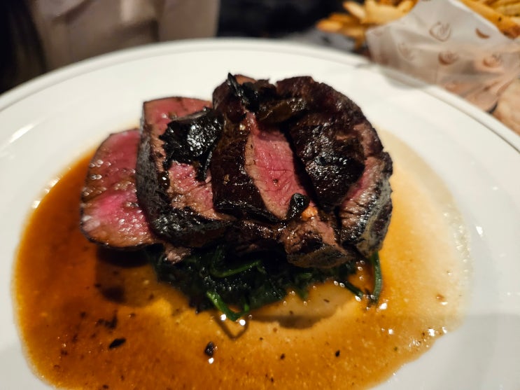  시드니 맛집 더 찰스 브라세리 The Charles Brasserie & Bar 스테이크 파스타