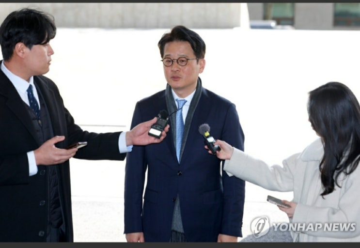 [속보]<b>이창수</b> 서울중앙지검장.조상원 4차장 <b>사의 표명</b>