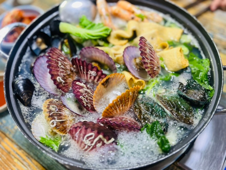  오이도 맛집_김치가 너무 맛있는 오션뷰 해물칼국수집 모둠해물칼국수,해물파전 후기[본가청담칼국수]