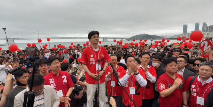 <b>한동훈</b> 전 대표가 첫 지원<b>유세</b>로 <b>부산</b>을 찾았습니다.
