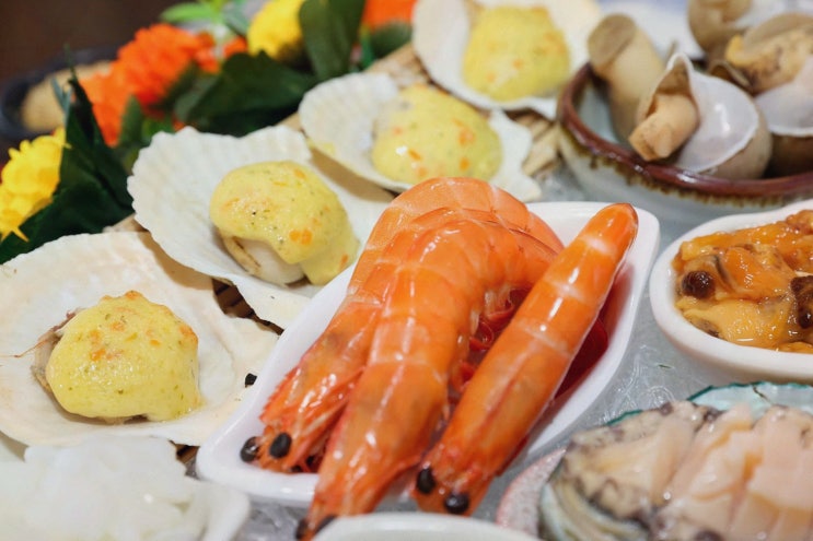  신선한 해산물과 세련된 분위기, 강릉 컨피네스 오션 스위트호텔 맛집, 일출대게횟집