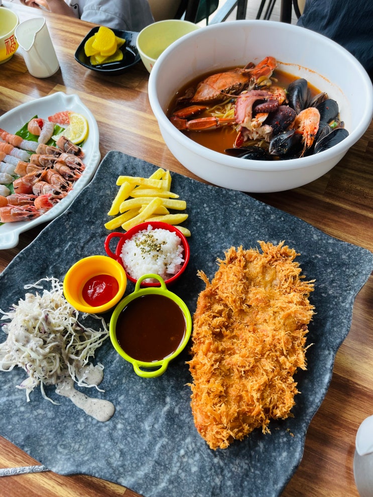  제주도 성산 라면 몰마농 그대와함께 해물라면 딱새우 회 돈까스까지 세트