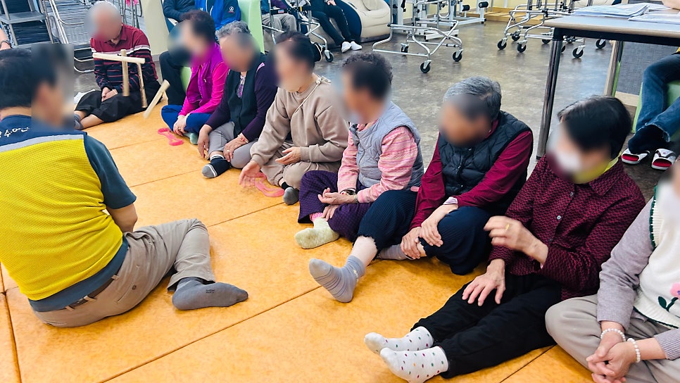 보령대천해수욕장주간보호센터 금빛사랑주야간보호센터 어르신 맞춤 건강 프로그램