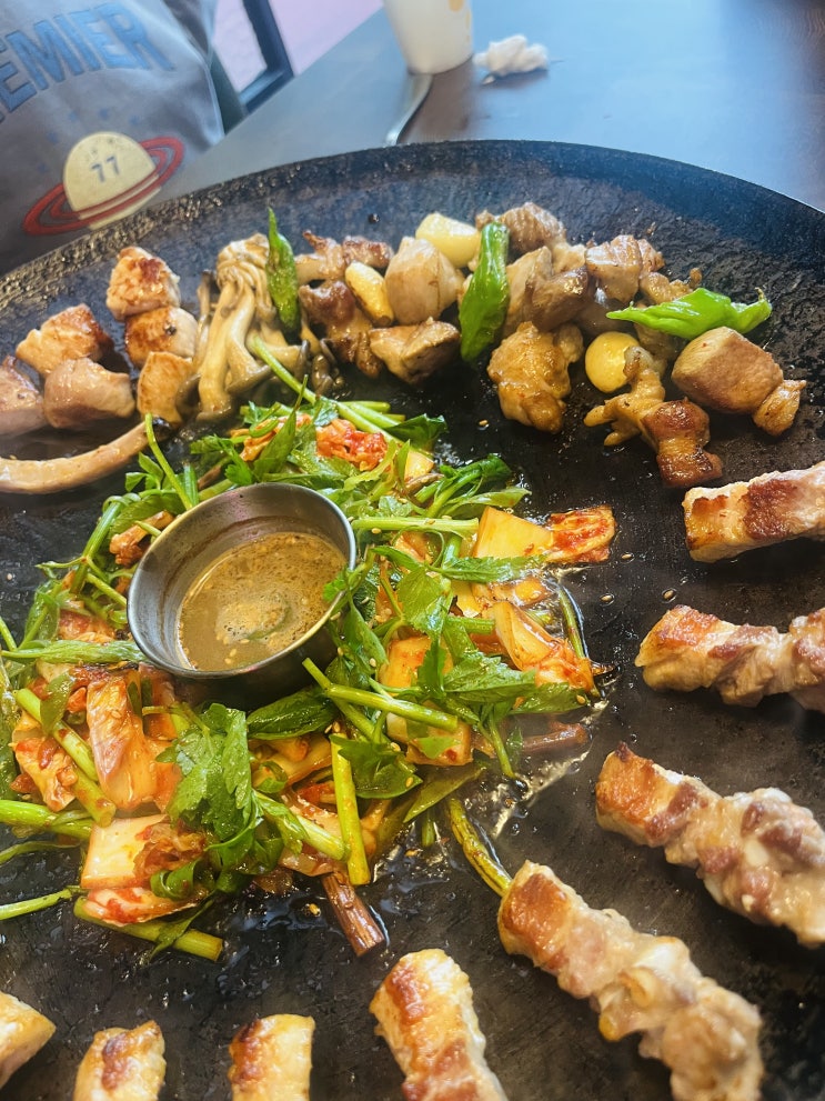  제주도 서귀포 맛집 구워서나오는 흑돼지 서귀집