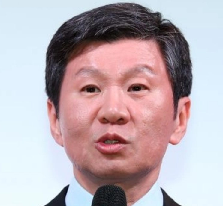 정몽규 프로필 <b>축구협회</b> 중징계 논란 속 법원 결정 4연임
