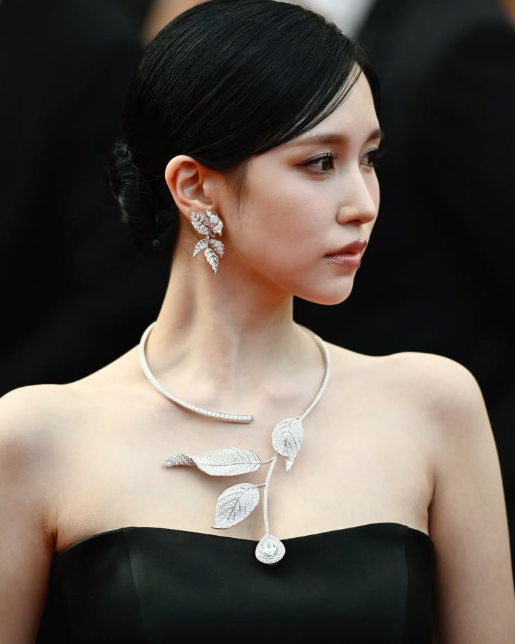  칸에서 역대급 미모 자랑한 트와이스 미나의 부쉐론 하이 주얼리
