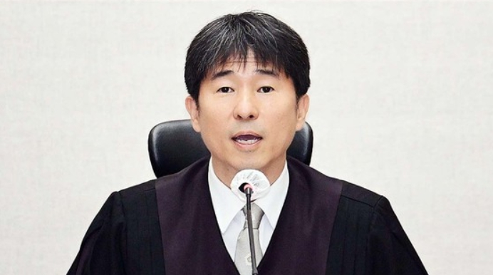 법복 뒤 흔들린 신뢰, <b>지귀연 판사</b> '<b>접대 의혹</b>' 파문 확산