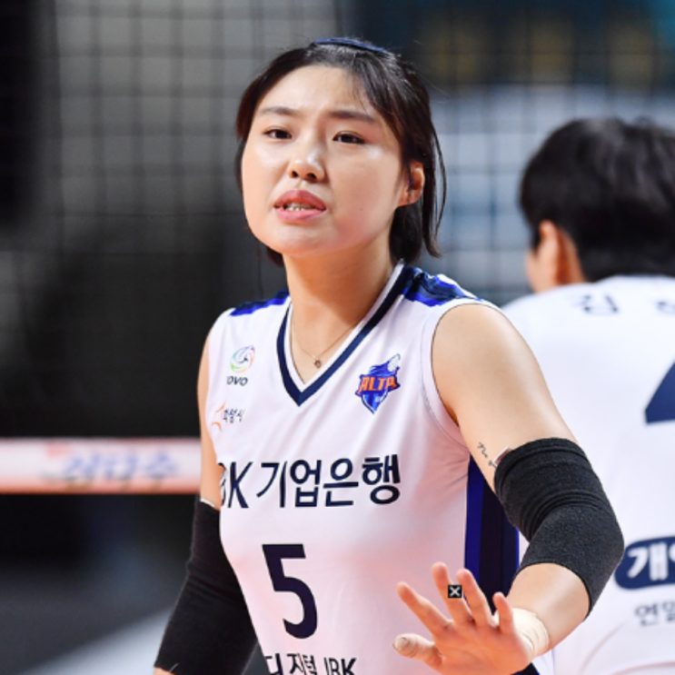 들리던 트레이드 소식이 잠잠해진 IBK기업은행!! 결국 다음 시즌 주전세터는 김하경?? 아니면 황민경을 받아줄 팀이 있어야 하는데..(IBK배구단 샐러리캡, 이소영, 임명옥)