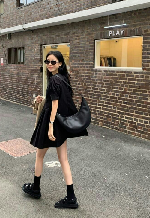  여름 패피들의 스타일 추천에서 빠지지 않는 패션은? 바로 양말 코디!