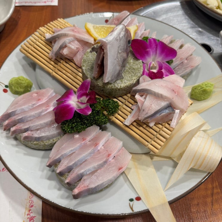  광교 한정식 삼학도 광교점 제철 병어회 먹고온 횟집