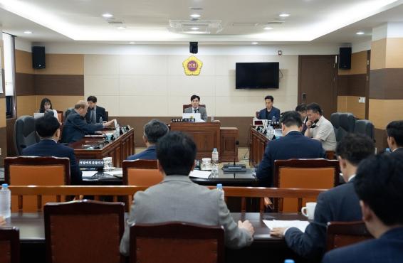 인천시의회 산업위, 송도 아파트 분양 중단 촉구