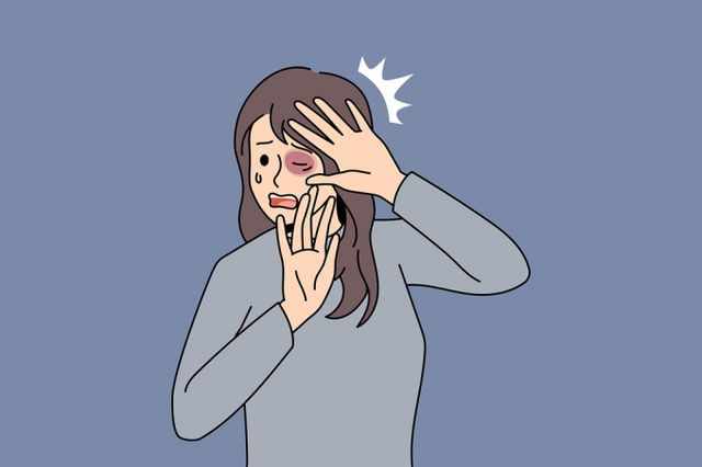  '양말 기부 천사' 아내 폭행한 남편, 항소심서 징역 2년 선고받아