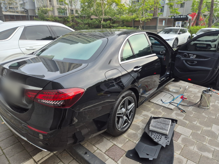  용인 수지 출장실내세차 벤츠  E250 에바크리닝 - 중고차 에어컨 쉰내 제거 사례