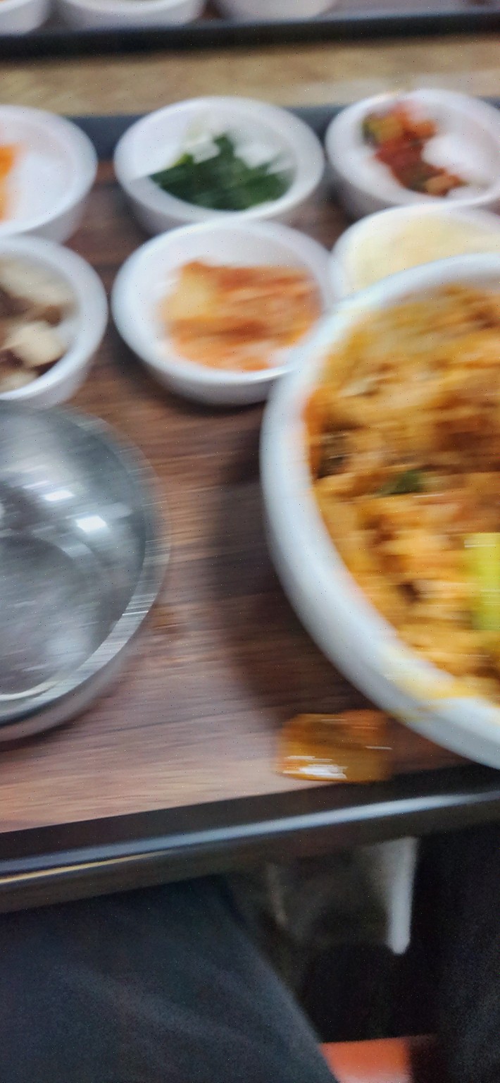  까무하우스, 푸짐한 둔내해장국으로 만족스러운 한 끼