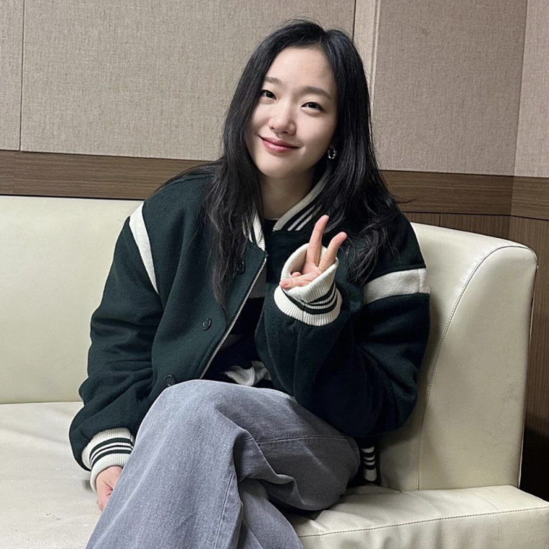 "Sold Out as Soon as She Wears Them..." Kim Go-eun's Cheat Key Item in Her Casual Fashion: Nike Sneakers
