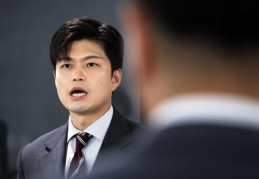 [긴급] 김용태, <b>김건희 여사</b> 문제에 대한 공식 <b>사과</b> 요구!... 