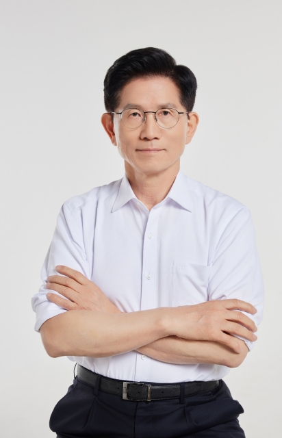 "<b>민주당</b> 추진 '포괄적... 금지 조항 포함"에 <b>비판</b>하는 <b>김문수</b>
