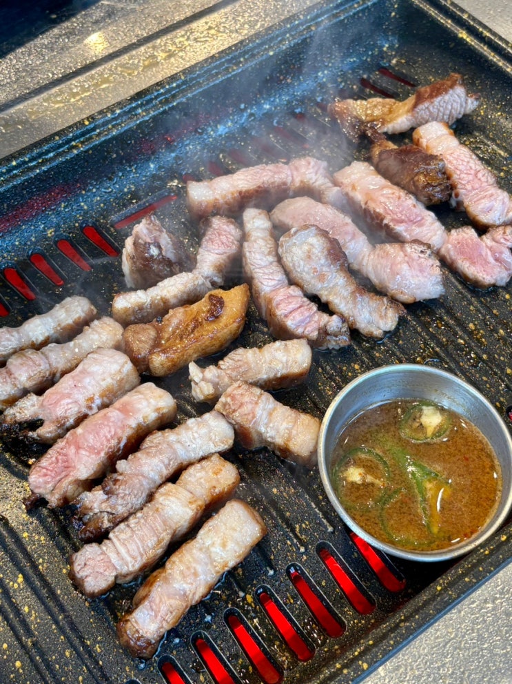  문정역 고기집 훈연 초벌 삼겹살 리뷰 '돈돈번'