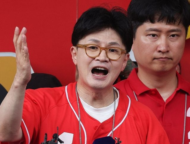  [속보] 한동훈 "'김문수 지지 선언' 김대남…국힘 지지자 모욕하는 것"