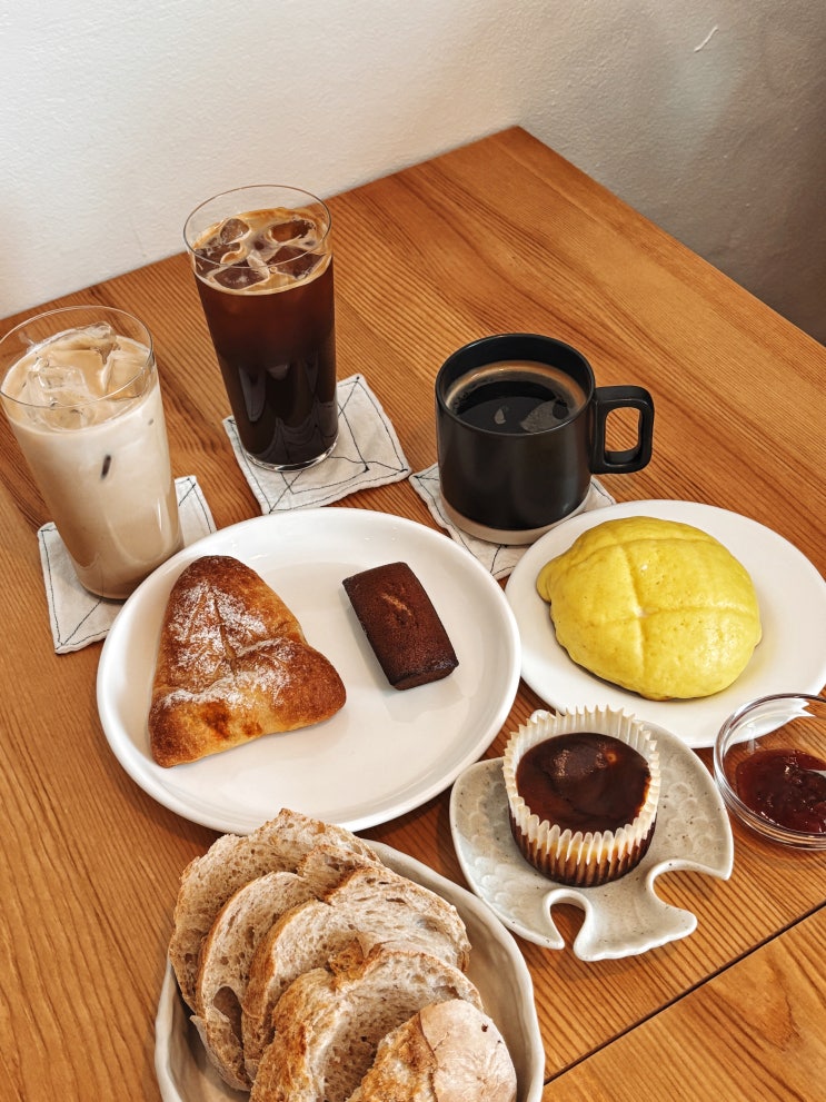  원주 빵맛집, 단계동 가성비 신상 빵집 메론빵 추천 베이커리 카페 뱅크베이커스