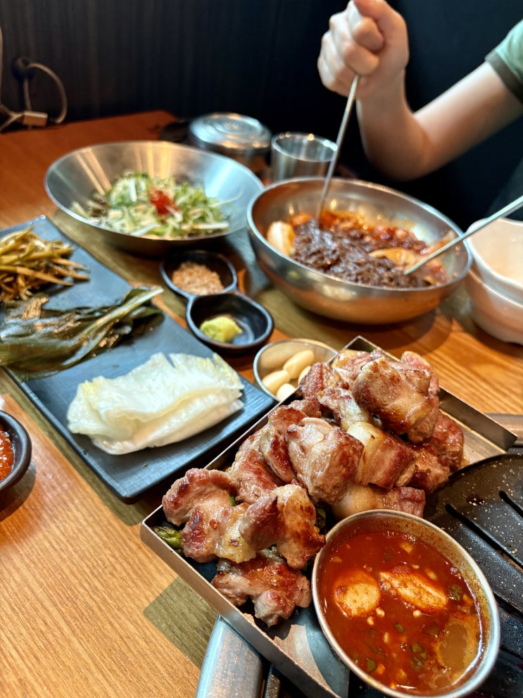  분당수내역 맛집 고기집 제주몬트락:) 제주목살 고기구워주는 식당