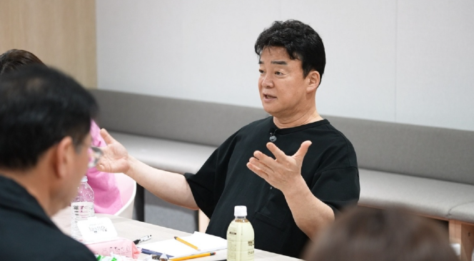<b>백종원</b>, 결국 개인 재산까지? 점주 <b>상생</b>위 승부수