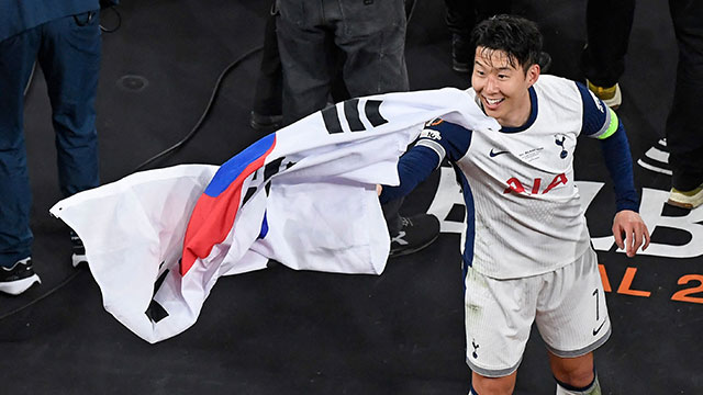 손흥민, 마침내 첫 <b>우승</b> 감격…<b>토트넘</b> 유로파리그(<b>UEL</b>) <b>우승</b>