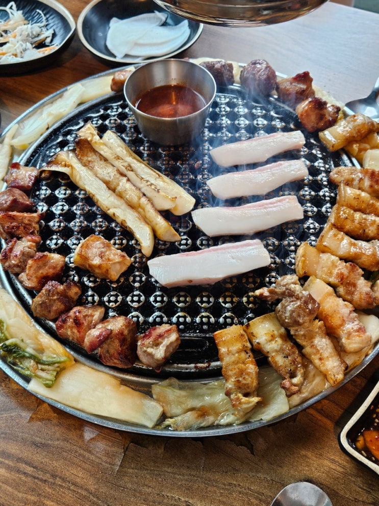  함덕 흑돼지 맛집 포도나무로 훈연한 제주삼춘 함덕해수욕장 흑돼지