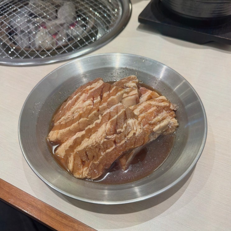  고기 애호가들이 사랑하는 유자숙성 돼지갈비를 제공하는 평택 고기집, 옥련