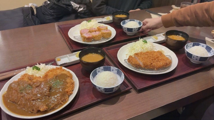  부드럽고 바삭한 돈카츠로 유명한 롯데몰 푸드코트 추천, 호시카츠 롯데몰 김포공항점