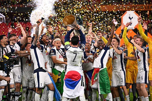 <b>손흥민</b>, 한국 축구 역사를 새로 쓰다! <b>유로파리그 우승</b> <b>캡틴</b> 등극