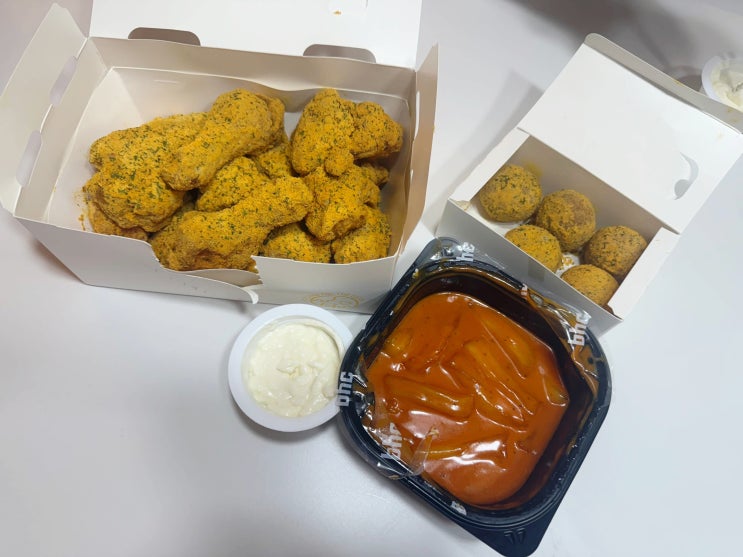  BHC의 대표 메뉴 뿌링클과 분모자로제떡볶이 치즈볼 배달로 즐기기