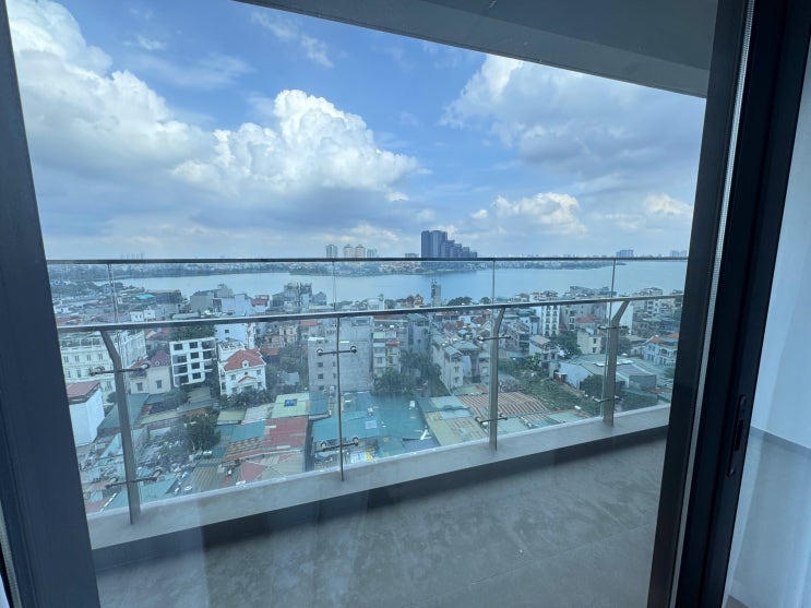  [롯데몰 웨스트레이크 옆에] 하노이 헤리티지 4룸 서호 전망 8000만동 풀옵션 Hanoi Heritage Westlake 좋은 아파트 임대 알려드립니다