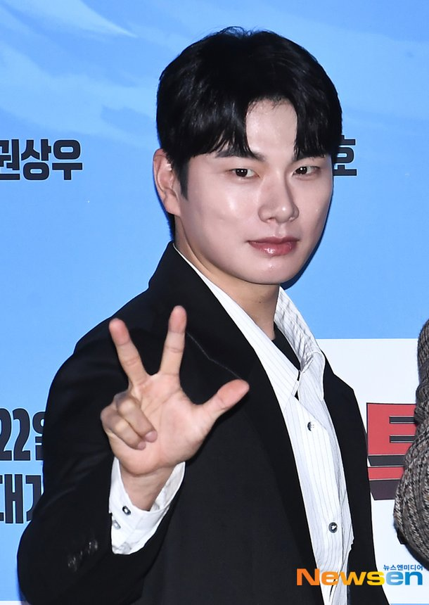 [속보] <b>이이경</b><b>심은경</b>, 도쿄... 반응…'<b>망한</b> 데이트'의 전말은?